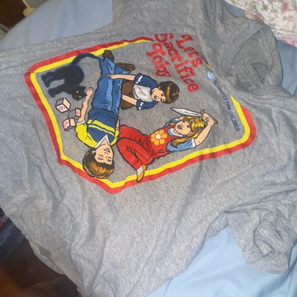 Gray Graphic T-Shirt with Retro Design - Picture 3 of 3